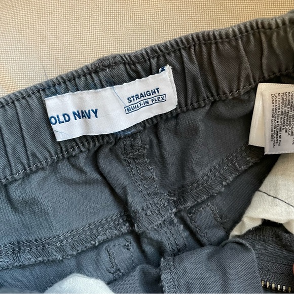 Toddler Boy Gray Twill Pants - LIKE NEW CONDITION - Old Navy - 2T - Picture 5 of 10